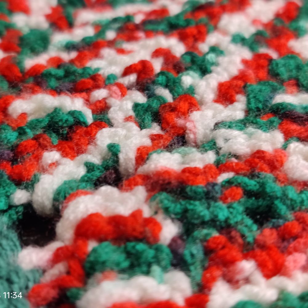 Festive Green & Red Hand Crocheted Christmas Doily, Vintage Festive Table Decor - Picture 6 of 10